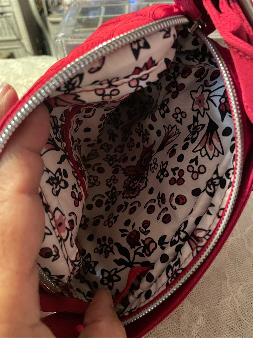 Vera Bradley Quilted Crossbody in Red - Picture 3 of 4